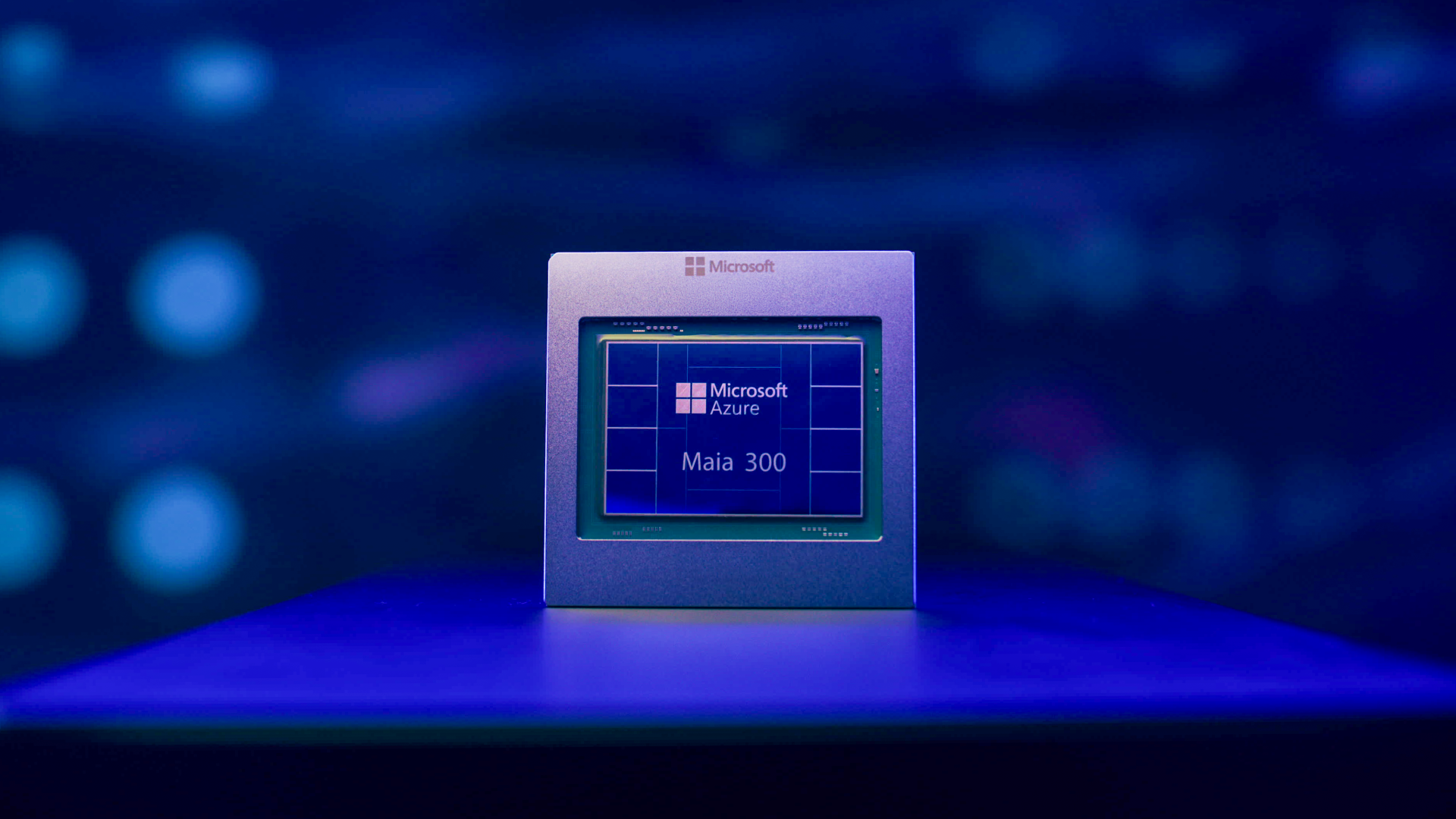 Visuel officiel de la puce Microsoft Azure Maia 300